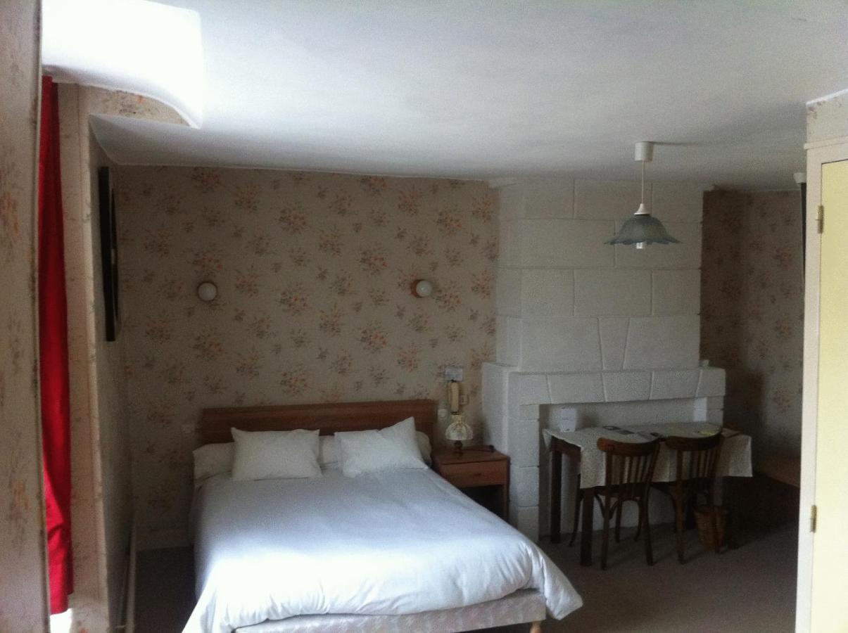 Logis Hostellerie Du Cheval Blanc Sainte-Maure-de-Touraine Eksteriør billede