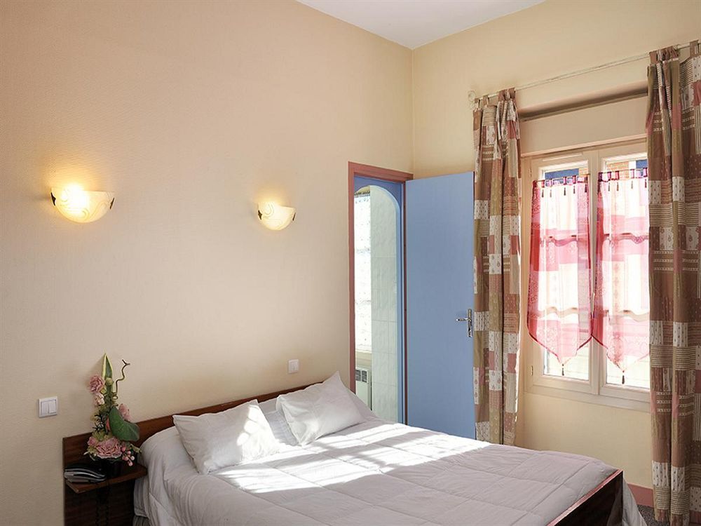 Logis Hostellerie Du Cheval Blanc Sainte-Maure-de-Touraine Eksteriør billede